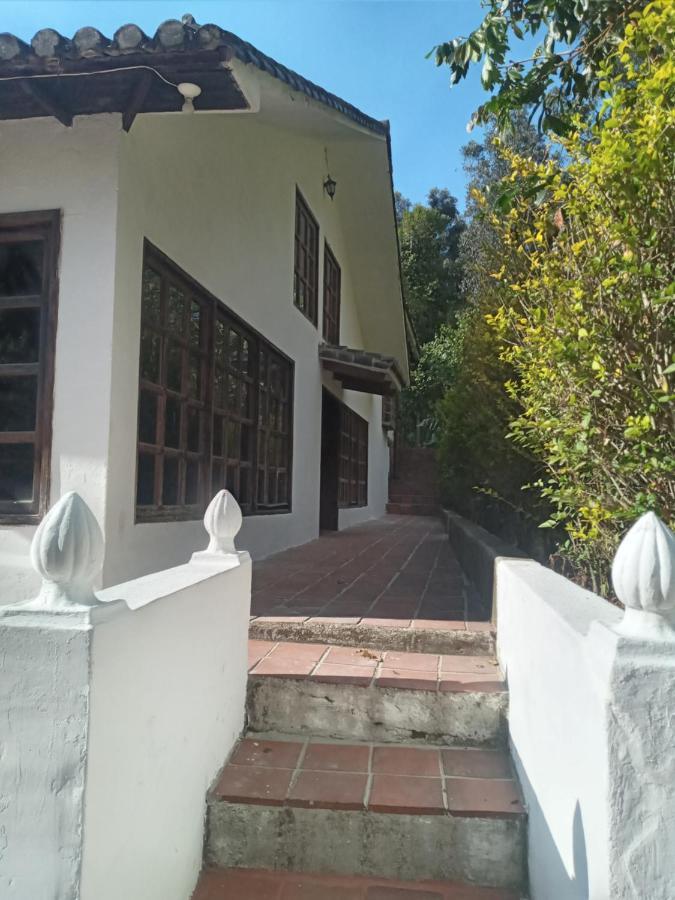 Quinta Los Eucaliptos Hotel Quito Ngoại thất bức ảnh